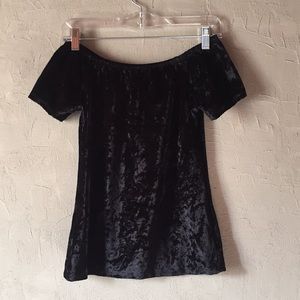Velvet Off the shoulder T-shirt